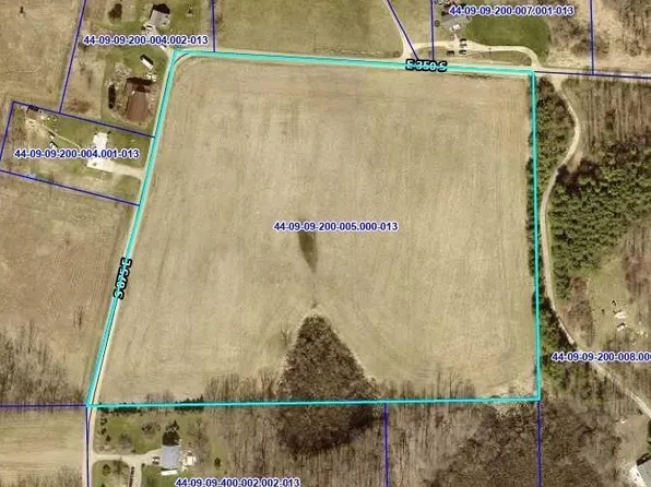 875 E, Wolcottville, IN 46795