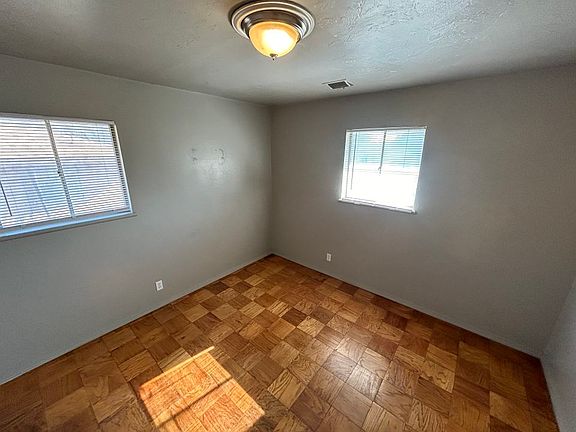 5th image of 1412 NE 34th St