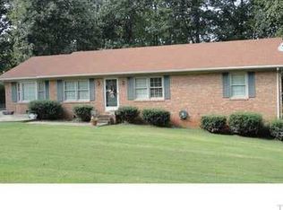812 Driftwood Dr, Siler City, NC 27344