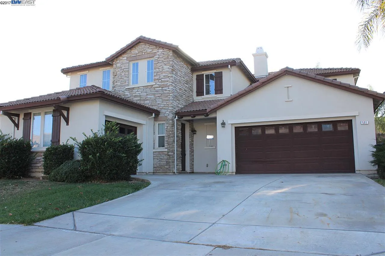 501 Henley Pkwy photo 1