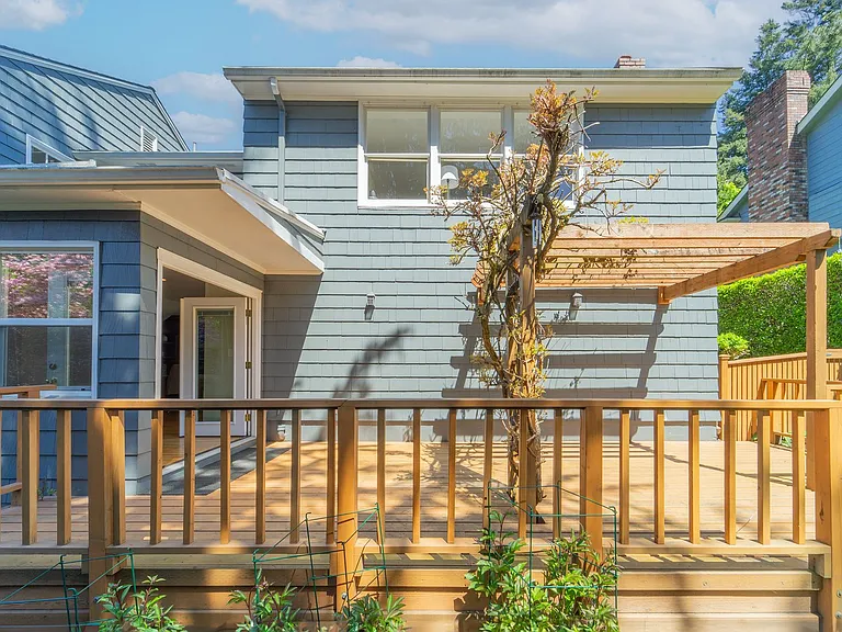 2840 SW Fern St — Photo 25