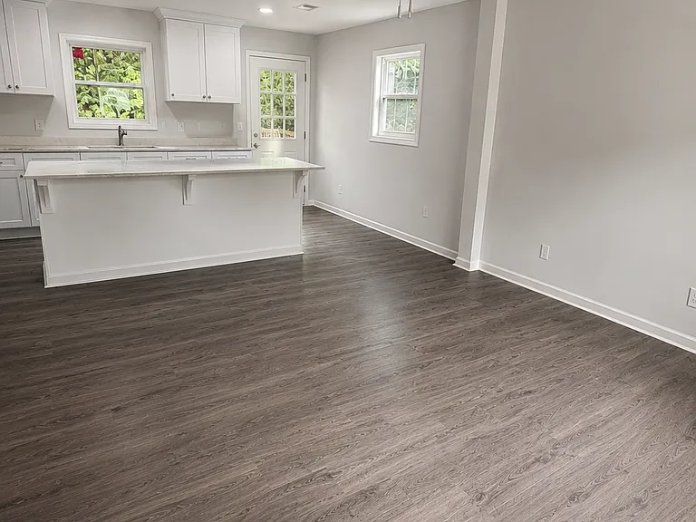 309 Martin Cir — Photo 2