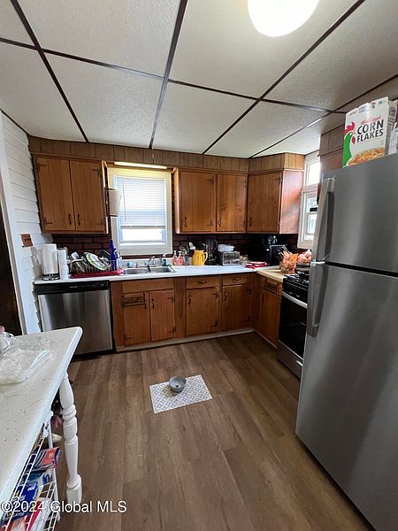 4th image of 6 N Oak Street