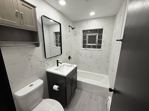 5th image of 6435 S Sayre Ave APT 8