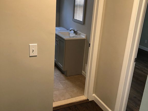 5th image of 21114 Manchester Blvd