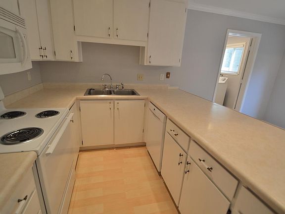 5th image of 807 Palomino Dr