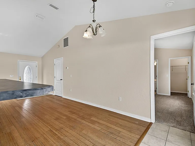 9 Lytton Ln — Photo 11