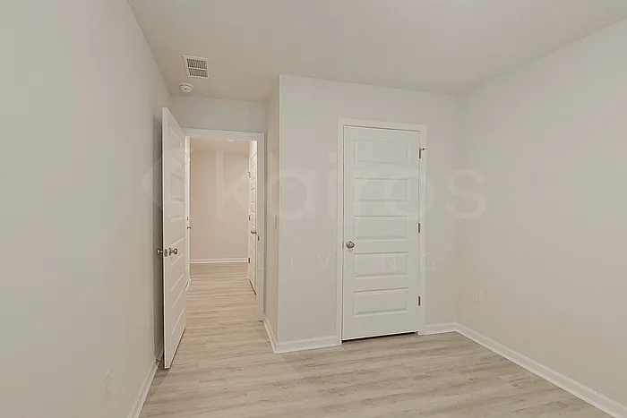 261 Monarch Ln — Photo 15