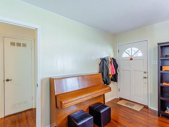 4th image of 3716 Cheryl St