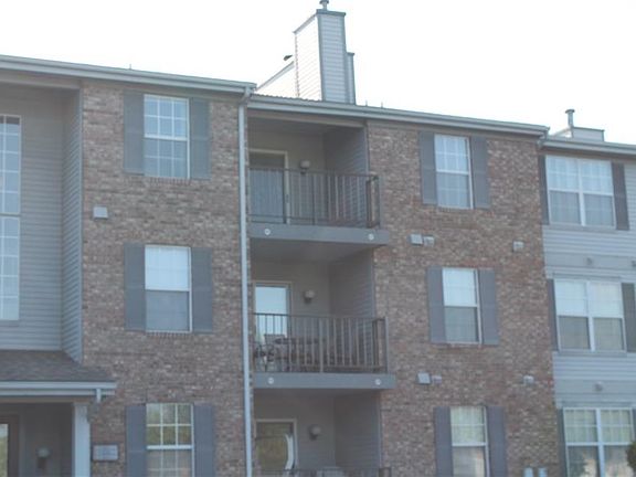 3rd image of 2360 Wapakoneta Ave APT 208