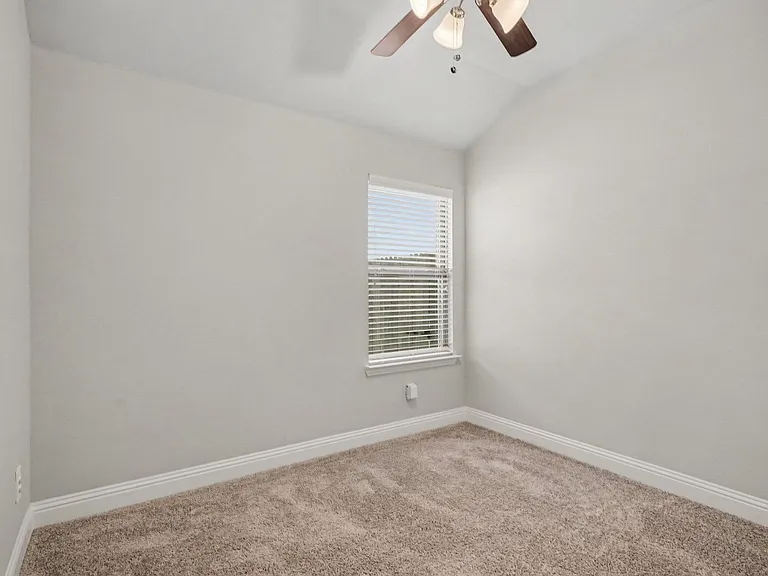 1425 Waverley Dr — Photo 21
