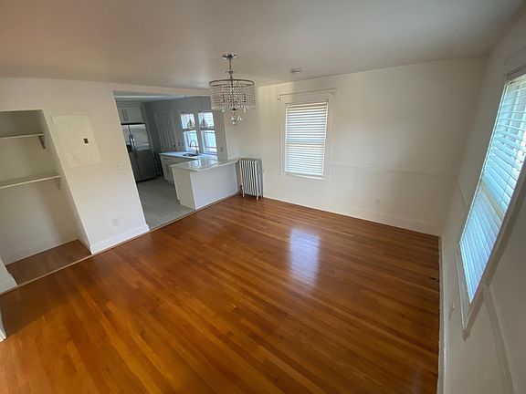 5th image of 217 Essex St #2