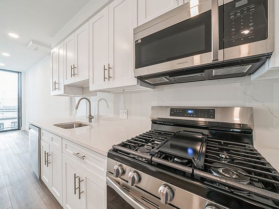 5th image of 32 Jones St #404