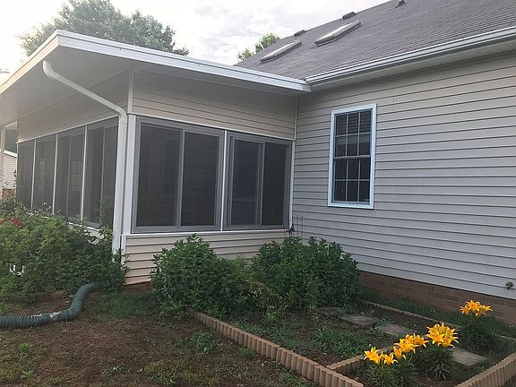 2nd image of 170 Jacklyn Ct