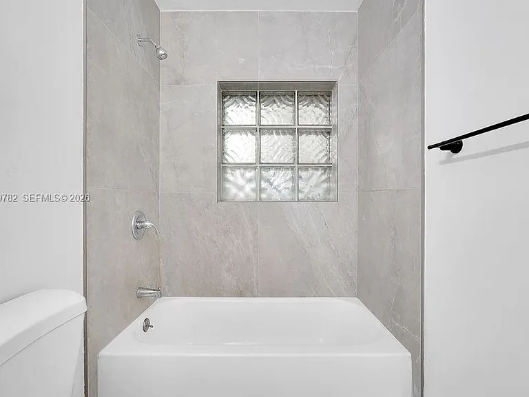 2417 Pierce St #- — Photo 17