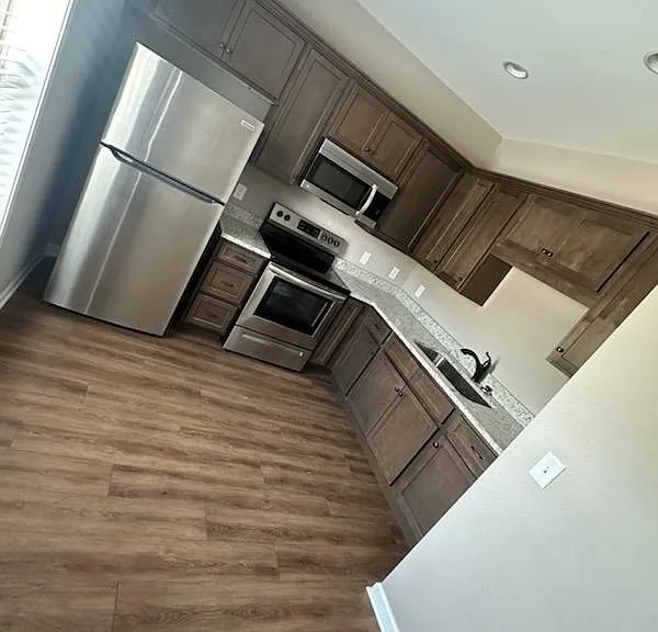 121 McDale Rd #504 — Photo 2