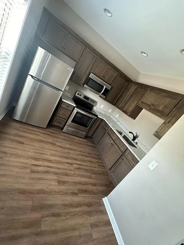 Building Photo - 121 McDale Rd #504