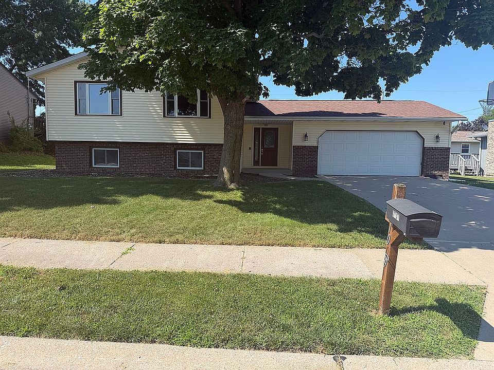 1st image of 1009 27th Avenue Ct