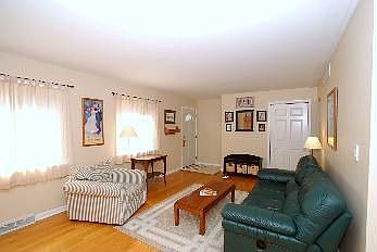 3rd image of 27W706 Shady Way Dr