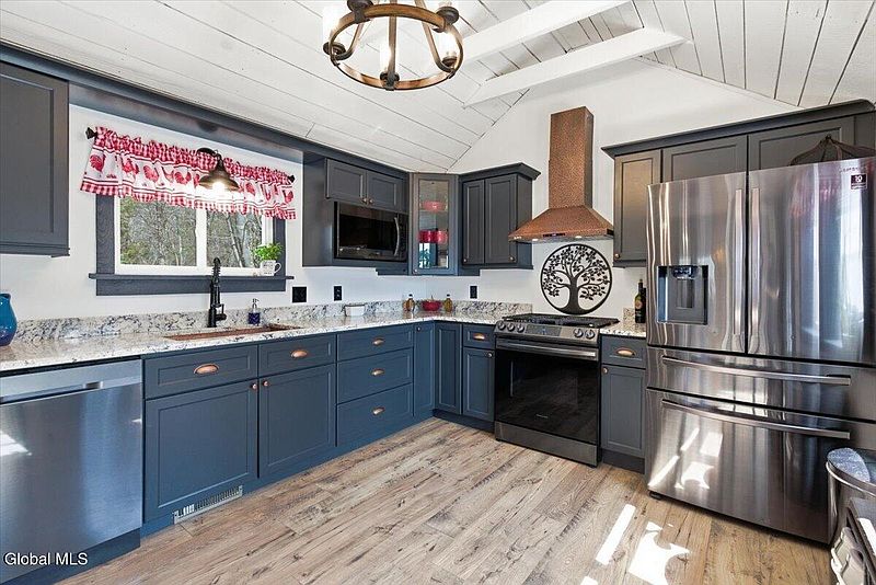 3rd image of 88 Dyken Pond Road
