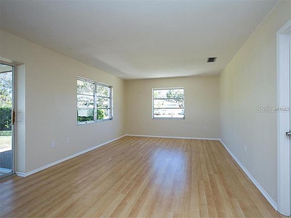 5th image of 602 Four Bays Dr