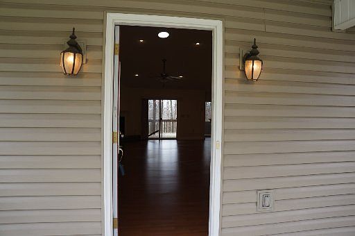 3rd image of 348 Lakeview Dr