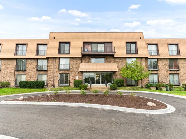 4050 Dundee Rd APT 205, Northbrook, IL 60062