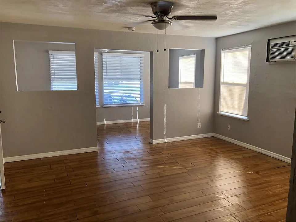107 Washington St #1