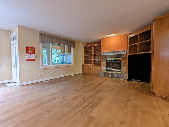 2nd image of 15182 SE 54th Pl