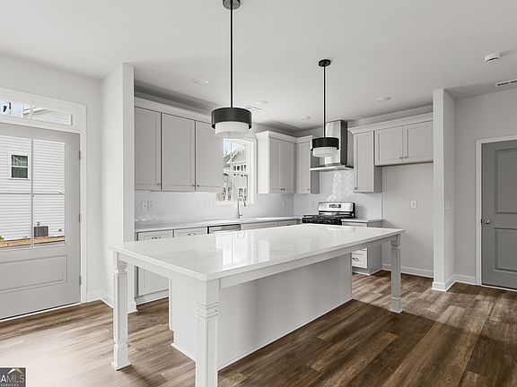 2nd image of 3810 Cottage Cir