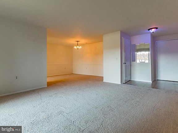 5th image of 18020 Chalet Dr Unit 17-103