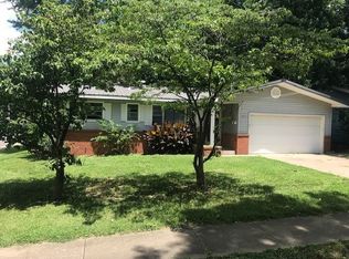 2915 E Bennett St, Springfield, MO 65804