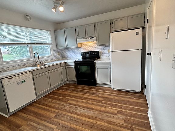 5th image of 180 Summit St APT 6