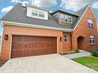 917 Coast Dr, Tega Cay, SC 29708