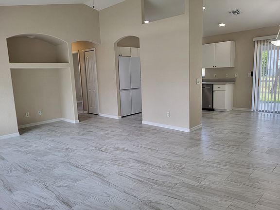 5th image of 2280 Penguin Ln