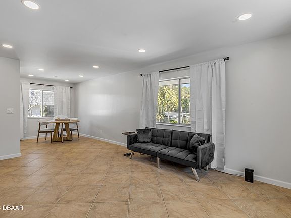 5th image of 303 Ridge Blvd APT 210