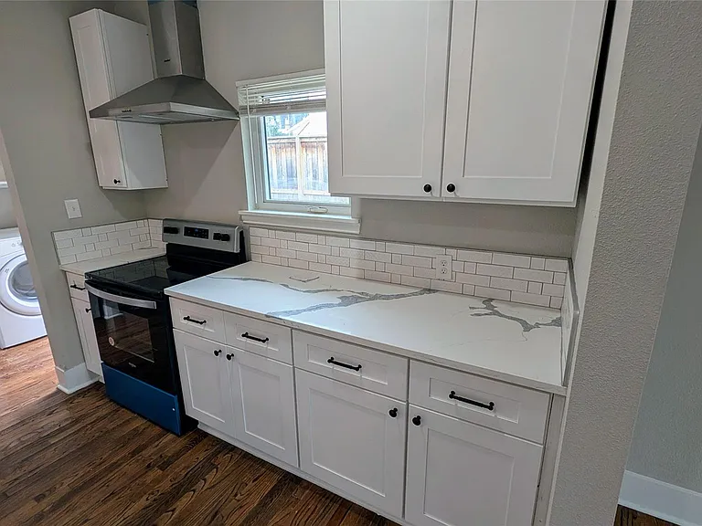 1133 W Gray St — Photo 10