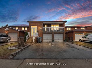 3952 Longo Cir, Mississauga, ON L4T4C7