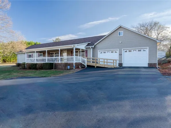 195 Golfcrest Rd, Denton, NC 27239