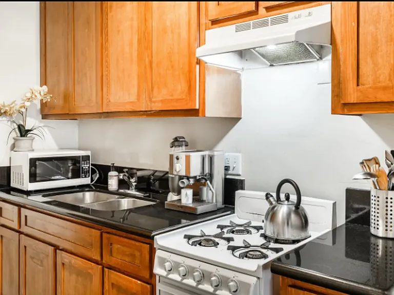 2618 Ellendale Pl — Photo 12