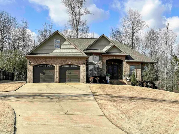 203 Laurel Wood Dr, Rainbow City, AL 35906