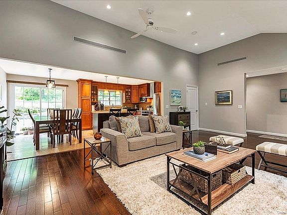 4th image of 13 Meadowfield Ln