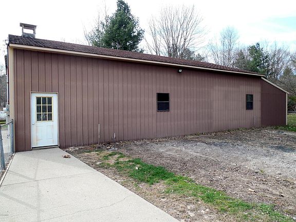 4th image of 2451 Sixteen Mile Rd NE