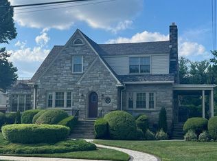 415 E Main St, Maple Shade, NJ 08052