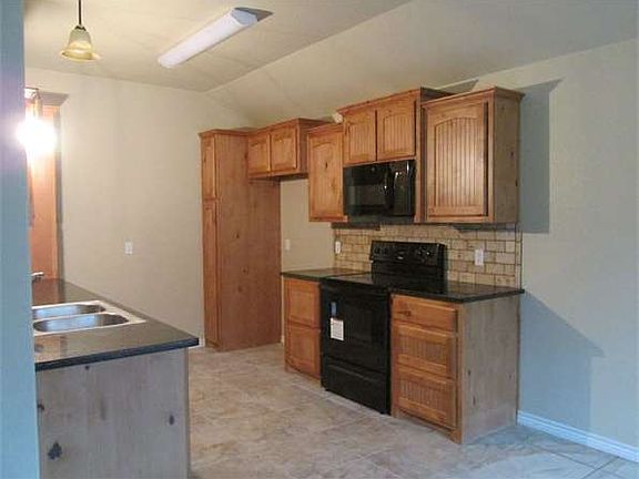 3rd image of 197 Lake Forest Dr