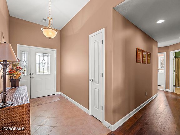 3rd image of 509 Justin Ln