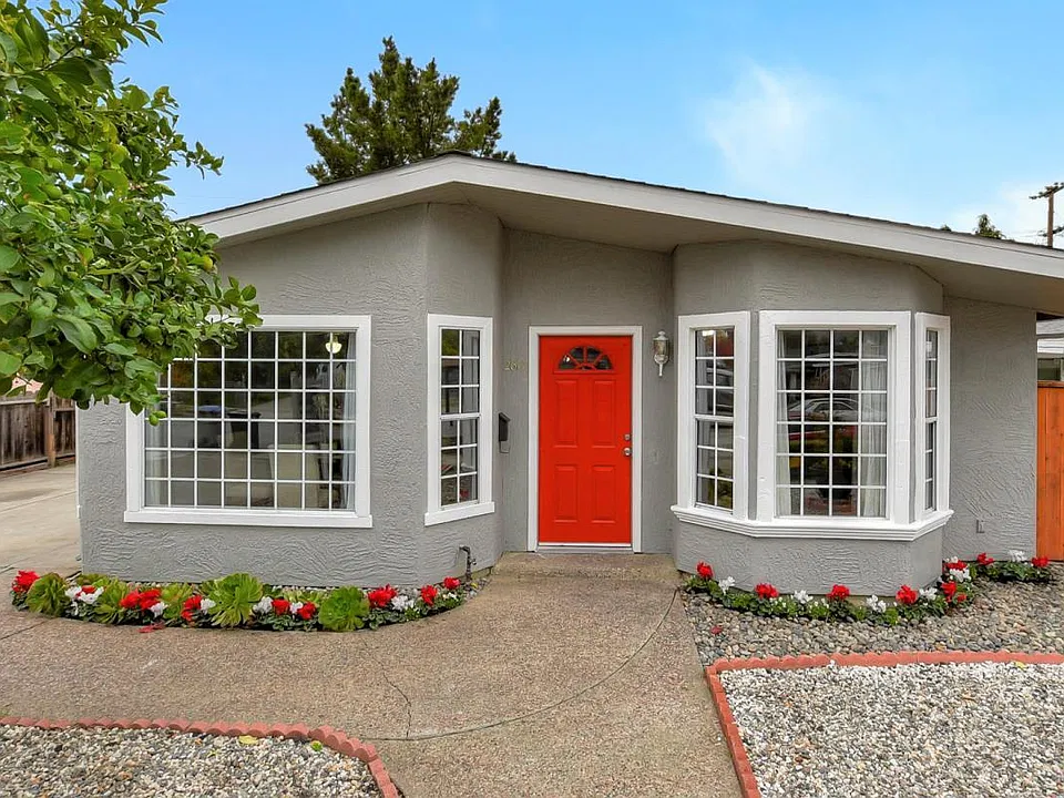 2617 Mozart Ave