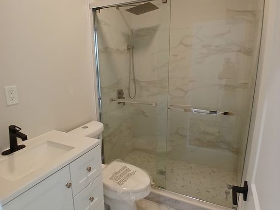 5th image of 3346 N Howard St #2