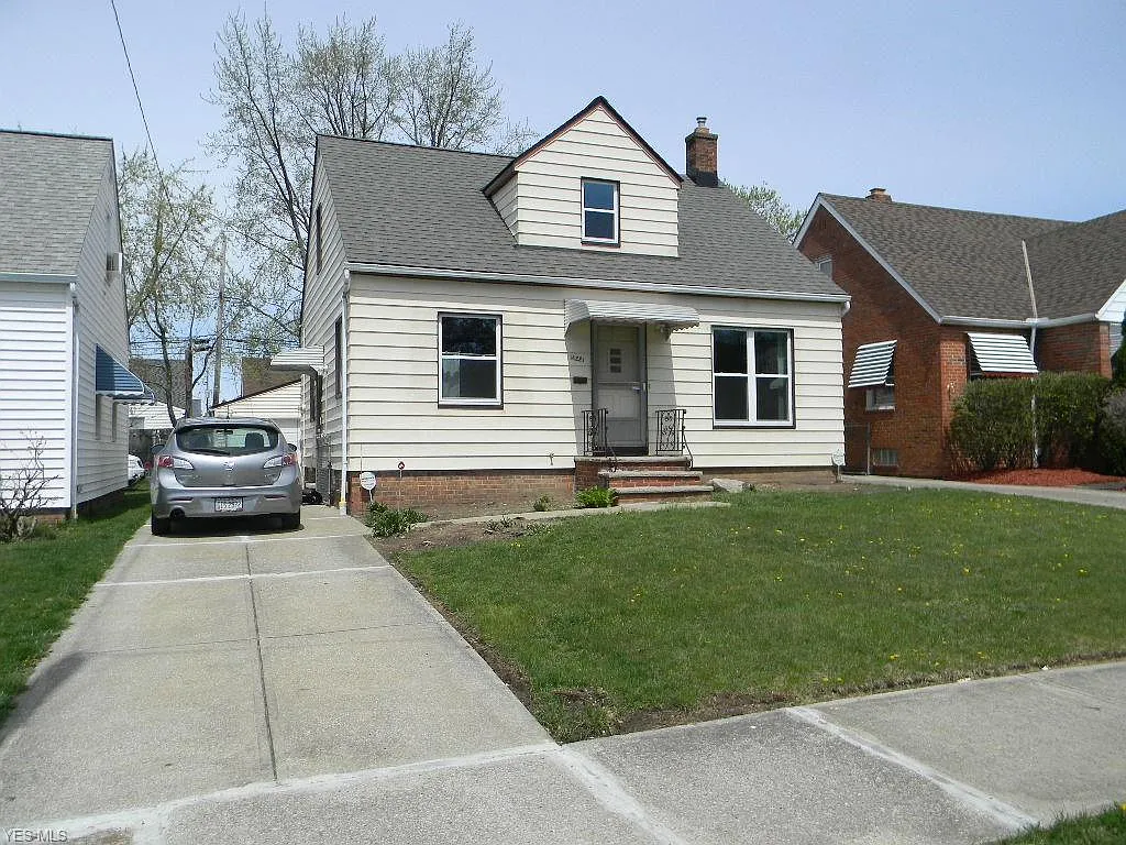 14221 Reddington Ave photo 1