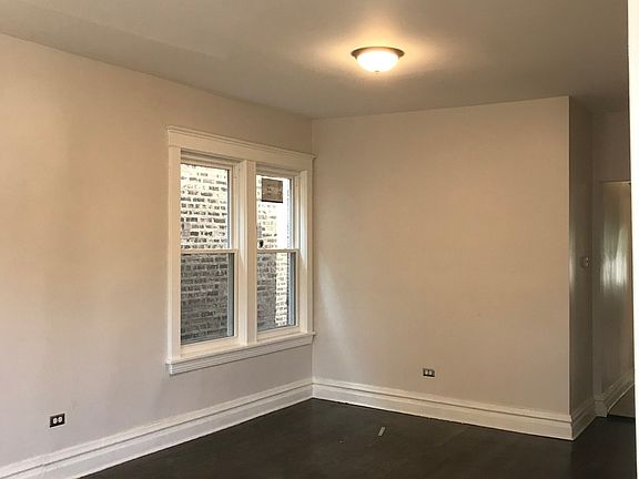 4th image of 822 N Waller Ave #2
